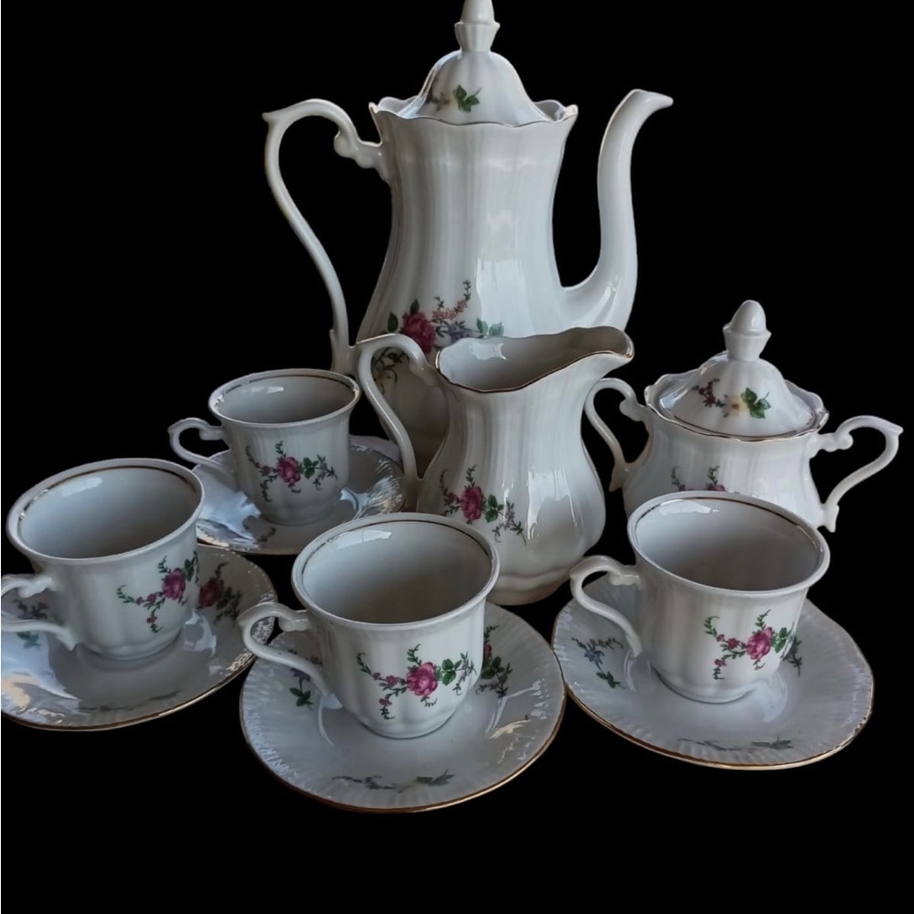 Walbrzych 1,950 Vintage Tea set ☕️ 🫖
